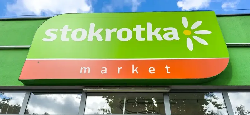 custom storefront signage