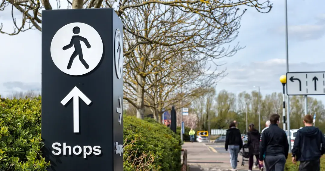 outdoor way finding directional signs