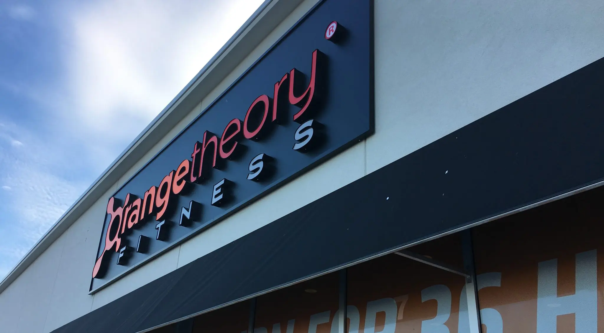 custom attractive storefront signage